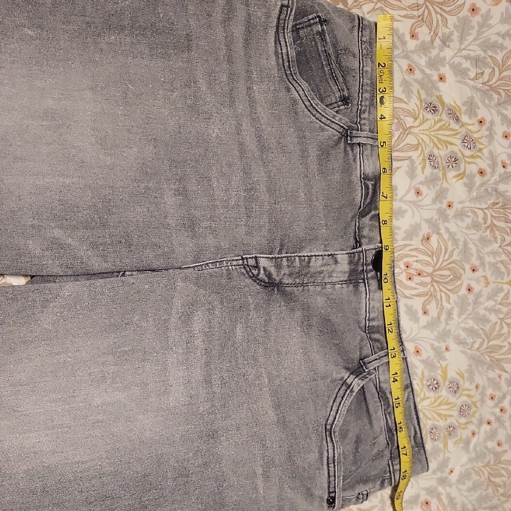 Democracy Women's Light Gray Cropped Jeans- Size 18 - Picture 9 of 9